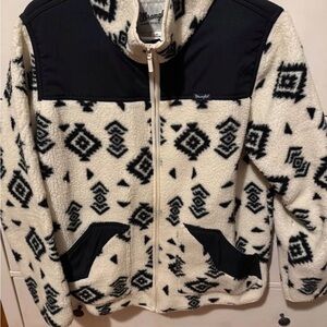Wrangler Women’s Black and White Sherpa Jacket Size Medium